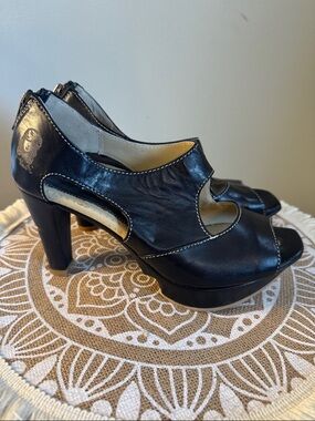 LIKE SMUG by PROPHECY Women's HEELS Platform Peep Toe Cutouts Black LEATHER 37
